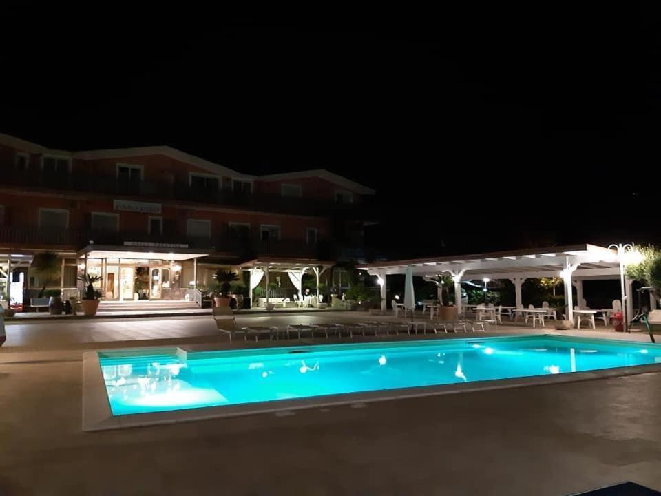 Hotel Ristorante Paradiso Albanella Exterior photo