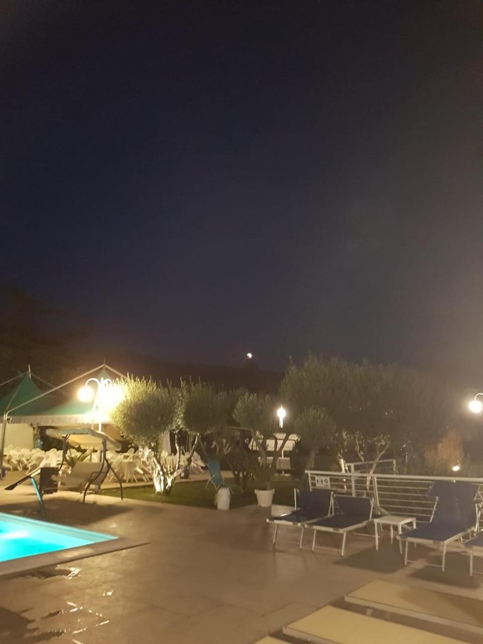 Hotel Ristorante Paradiso Albanella Exterior photo